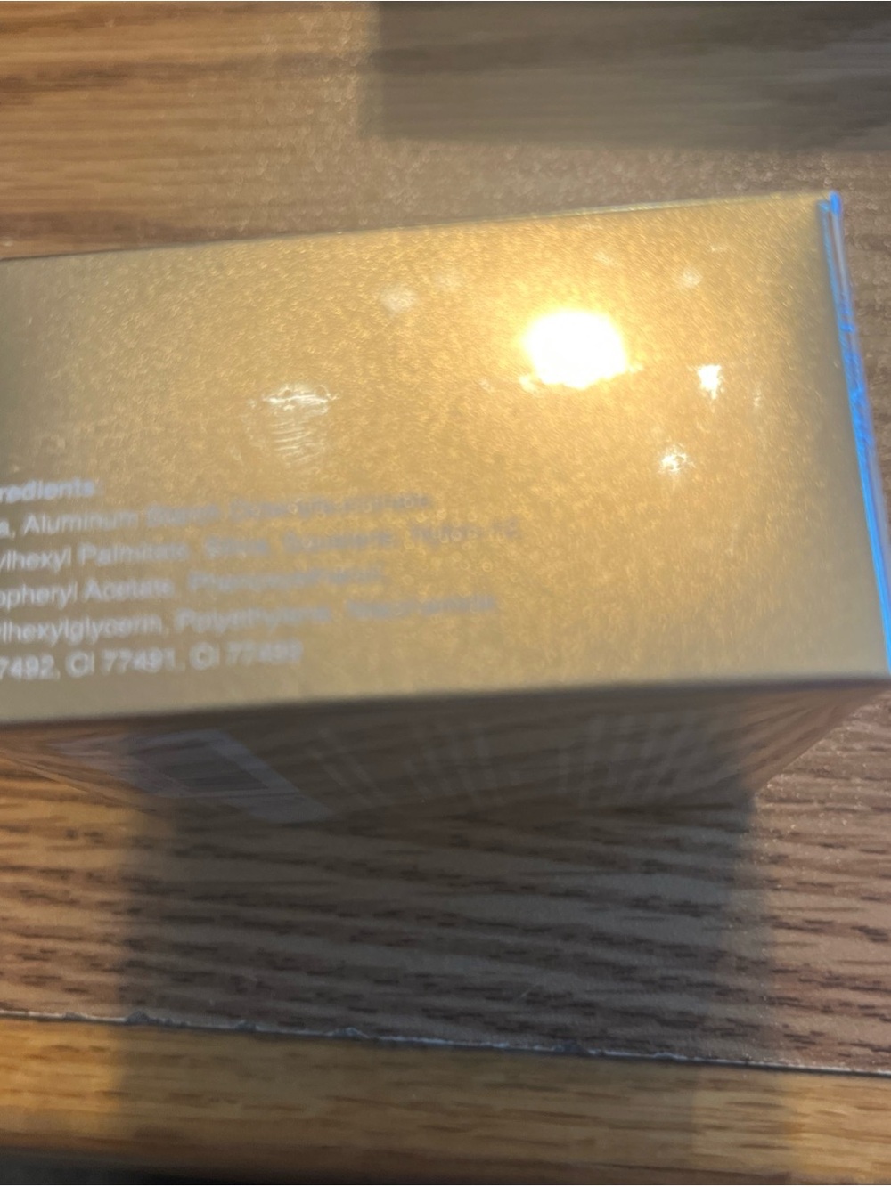 BISHA Translucent Setting Powder - Gold Compact - Picture 5 of 5